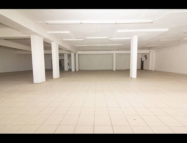 320M² BUSINESS CENTRE TO LET IN CROFTDENE